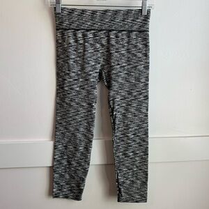 Ebb & Flow Seamless Heathered Black Cropped Leggings